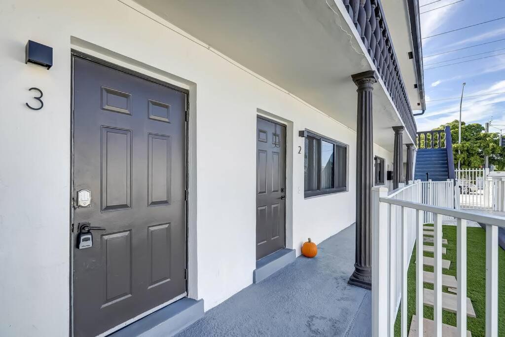 Chic Retreat: 2Br Apartment! Fort Lauderdale Exterior photo