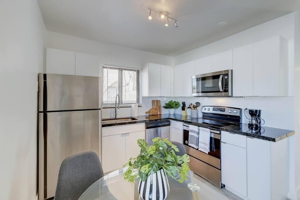 Chic Retreat: 2Br Apartment! Fort Lauderdale Exterior photo