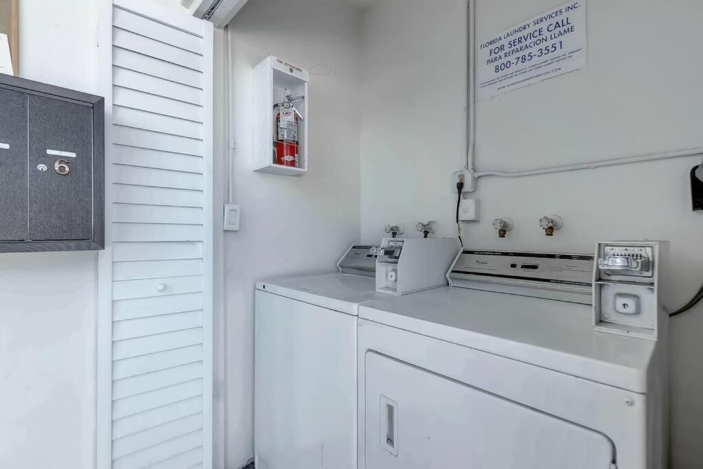 Chic Retreat: 2Br Apartment! Fort Lauderdale Exterior photo