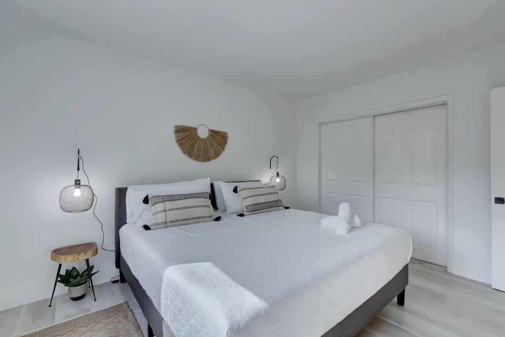 Chic Retreat: 2Br Apartment! Fort Lauderdale Exterior photo