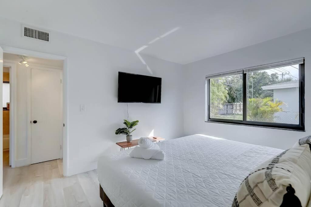 Chic Retreat: 2Br Apartment! Fort Lauderdale Exterior photo